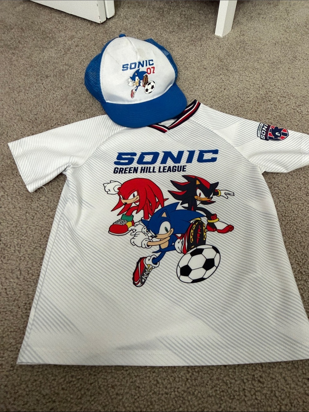 H&M kids Green Hill League White Kids Soccer Tee and hat